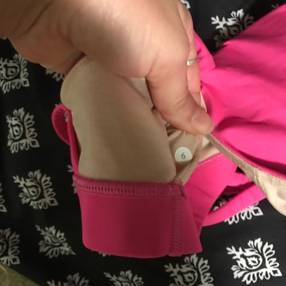 Lulu Lemon sports bra - Picture 3 of 3